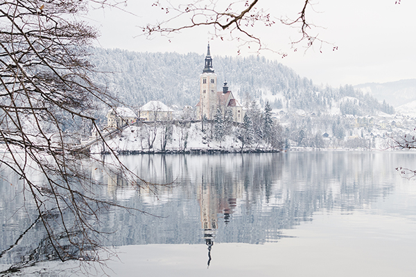 luggage shipping services to Lake Bled
