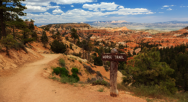 Using Luggage Free to enjoy spring vacation activities at Bryce Canyon.
